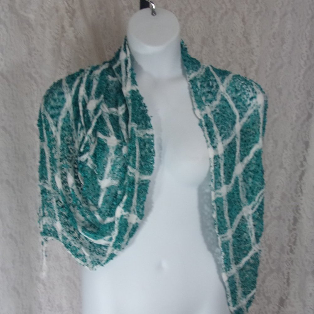 Jade and White Oblong open weave Scarf NWOT